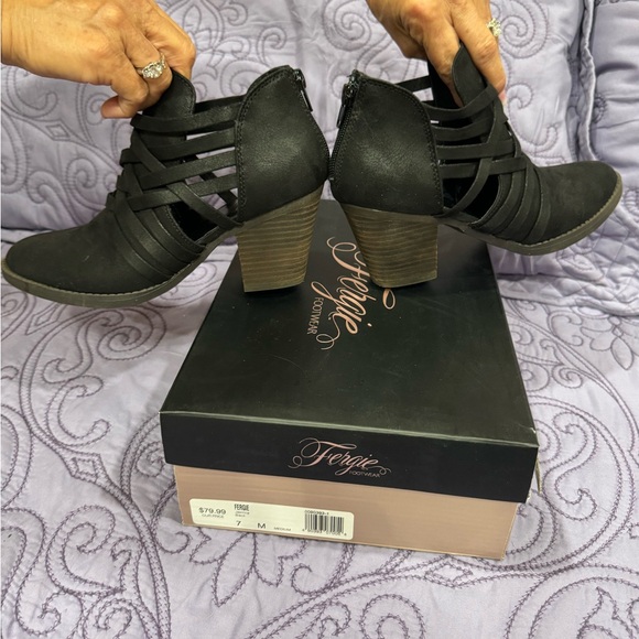 Fergie booties - Picture 3 of 5